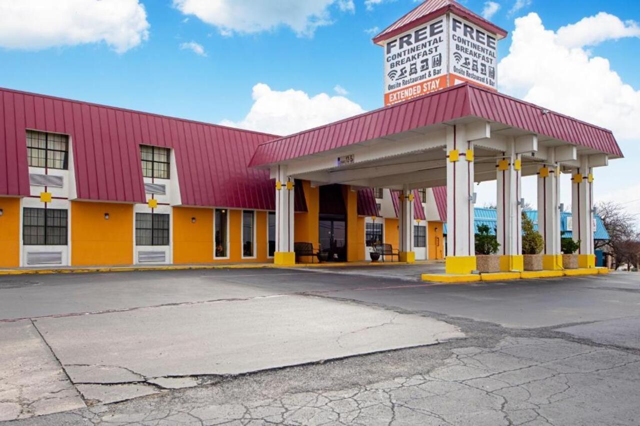 Economy Inn & Suites Denton Eksteriør billede