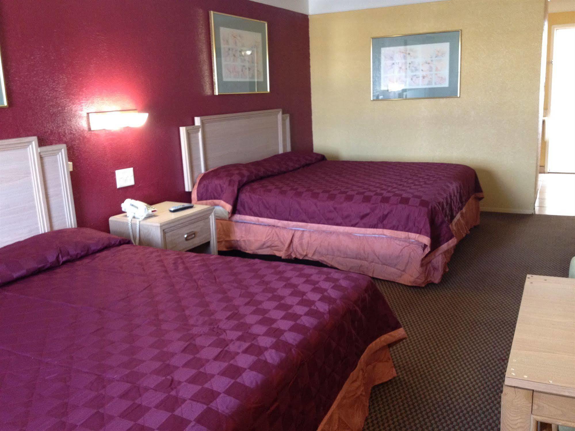 Economy Inn & Suites Denton Eksteriør billede