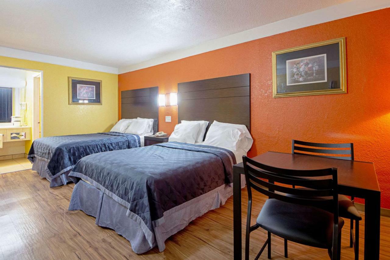 Economy Inn & Suites Denton Eksteriør billede